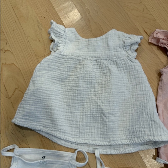 H&M 18 month bundle set! - Picture 8 of 11